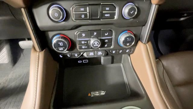 Used 2023 Chevrolet Tahoe High Country w/ Advanced Technology Package AWD/4WD image 26
