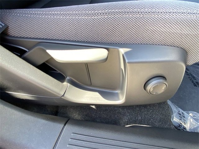 New 2025 Volvo EX40 Core w/ Climate Package image 13