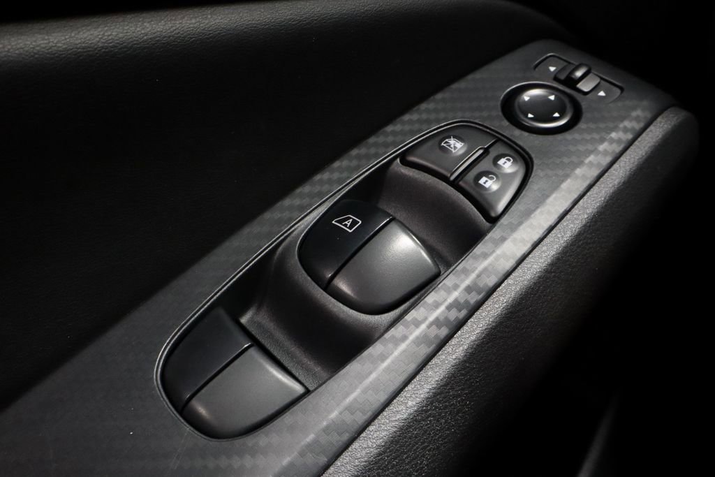 Used 2025 Nissan Altima 2.5 SV FWD image 24