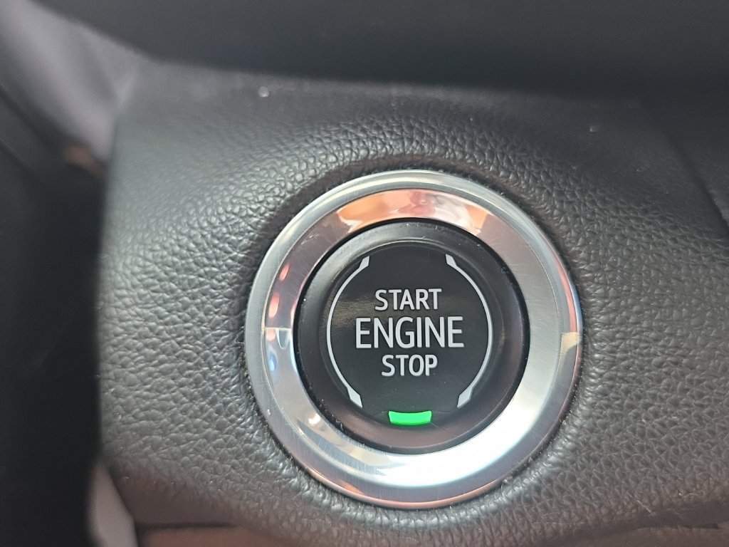 Used 2021 Buick Envision Preferred AWD/4WD image 23