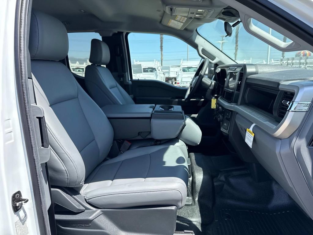 New 2025 Ford F350 XL w/ XL Chrome Package image 21