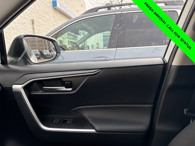 Used 2025 Toyota RAV4 XLE w/ Convenience Package image 31