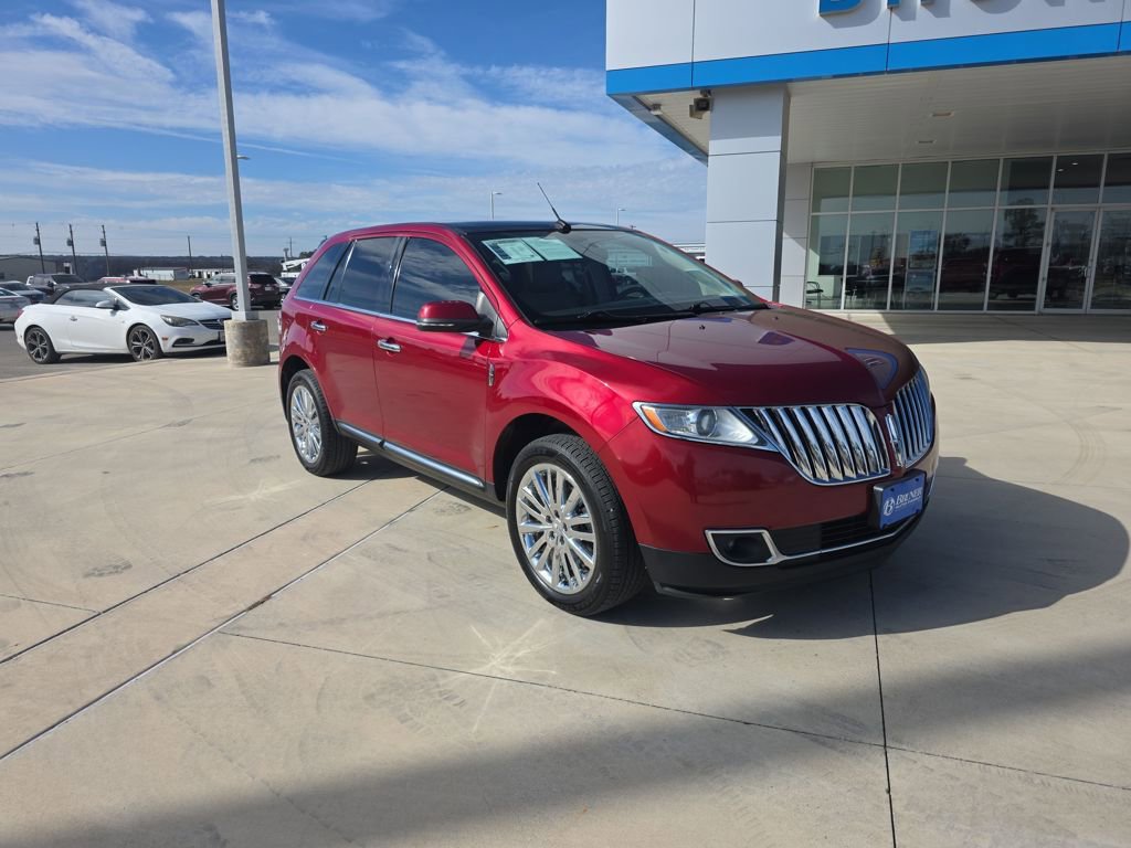 Used 2015 Lincoln MKX FWD w/ Equipment Group 102A image 3