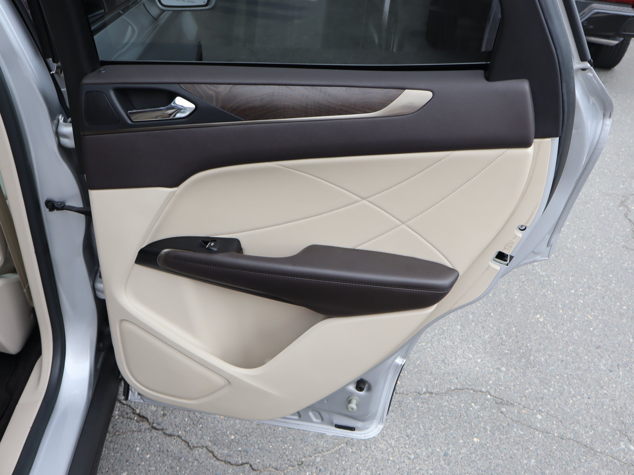 Used 2018 Lincoln MKC Reserve FWD image 33