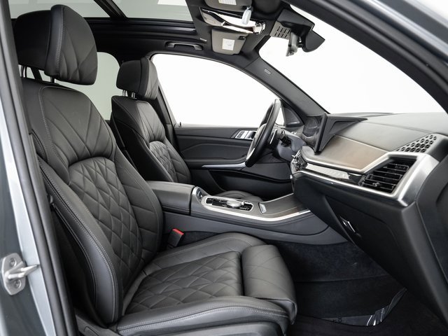 Used 2025 BMW X5 xDrive40i w/ Climate Comfort Package image 21