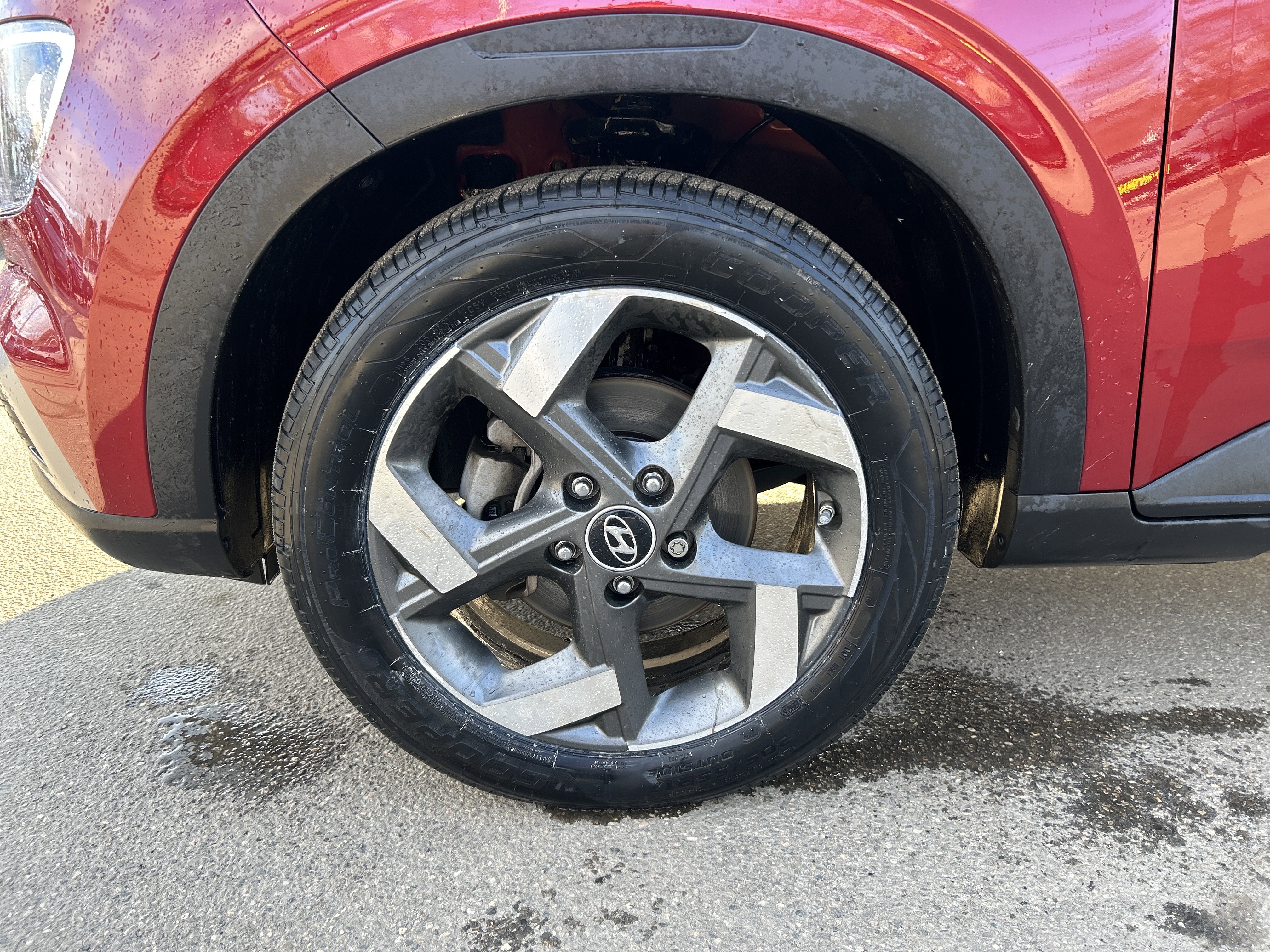 Certified 2024 Hyundai Venue SEL image 12