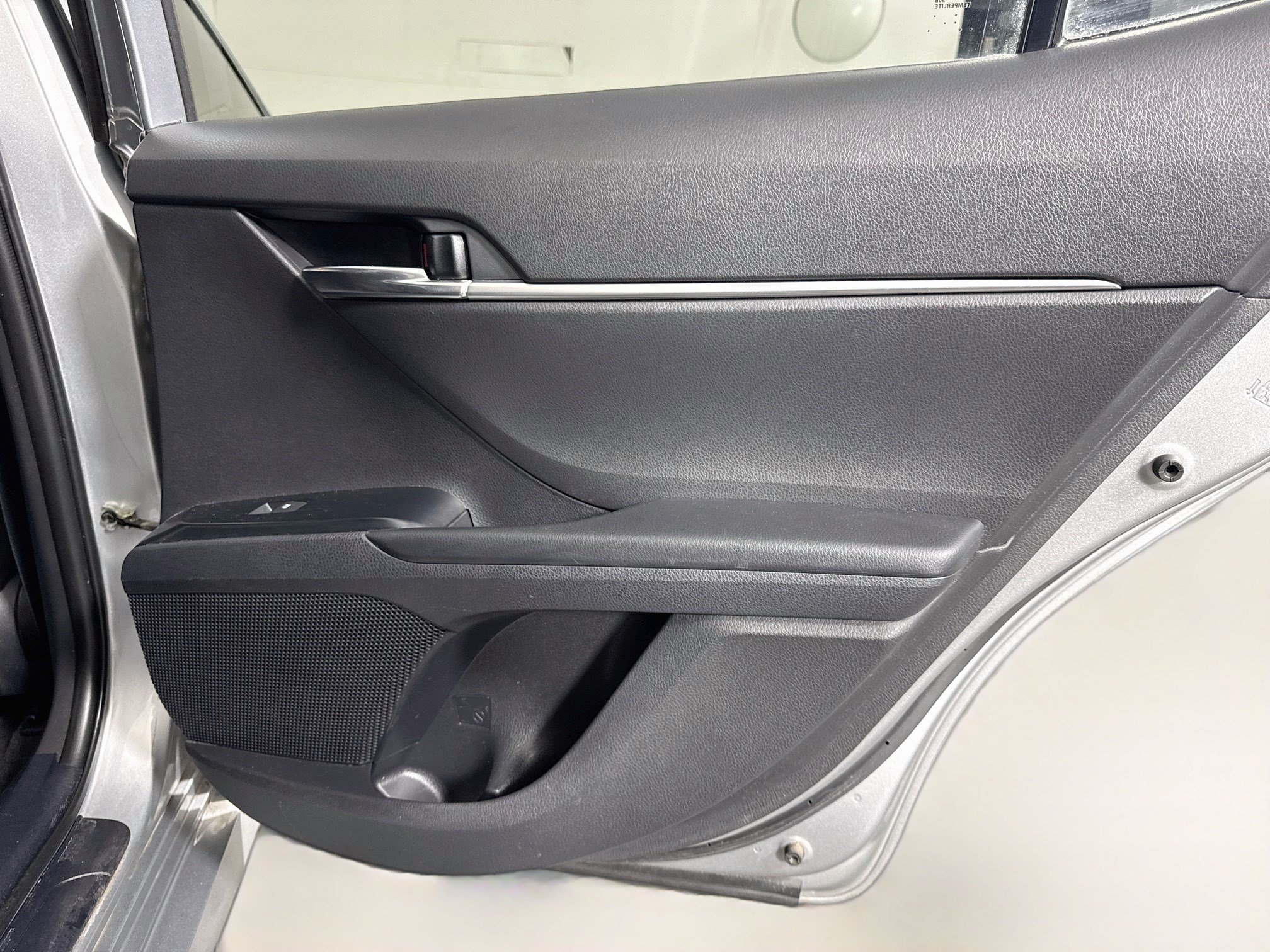 Used 2020 Toyota Camry LE FWD image 27