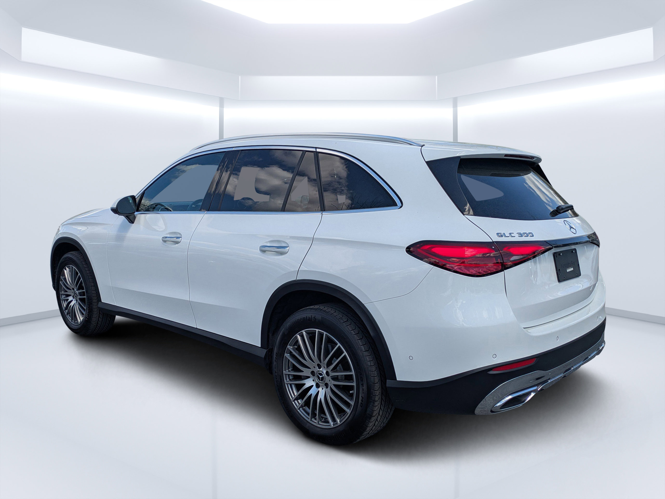 Certified 2025 Mercedes-Benz GLC 300 image 5