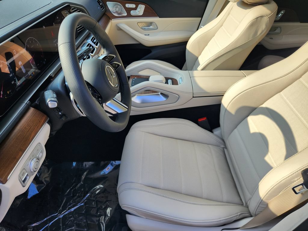 New 2026 Mercedes-Benz GLS 580 4MATIC image 9
