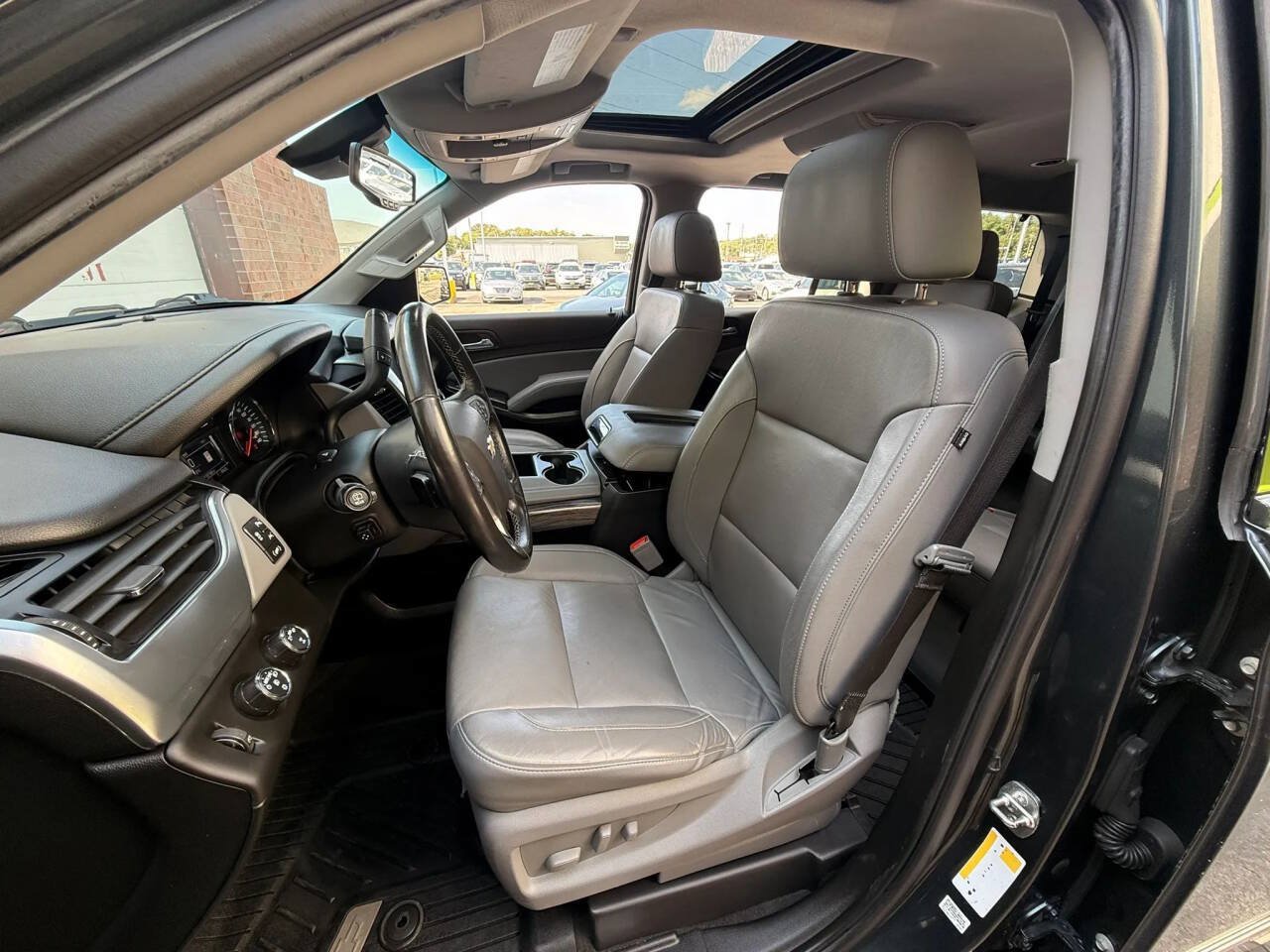 Used 2019 Chevrolet Tahoe LT w/ LT Signature Package AWD/4WD image 13