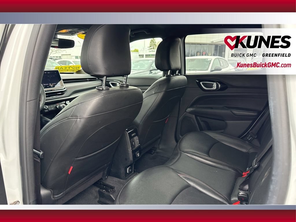 Used 2025 Jeep Compass Trailhawk AWD/4WD image 35
