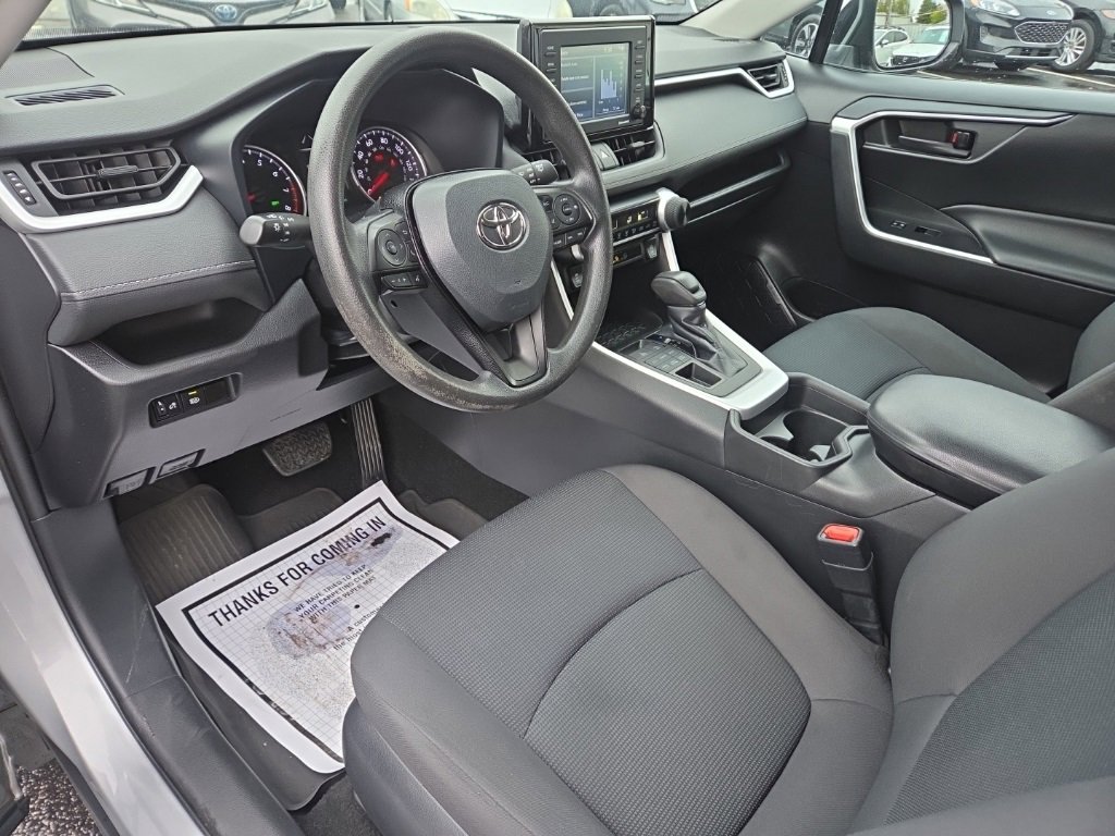 Used 2021 Toyota RAV4 LE image 14
