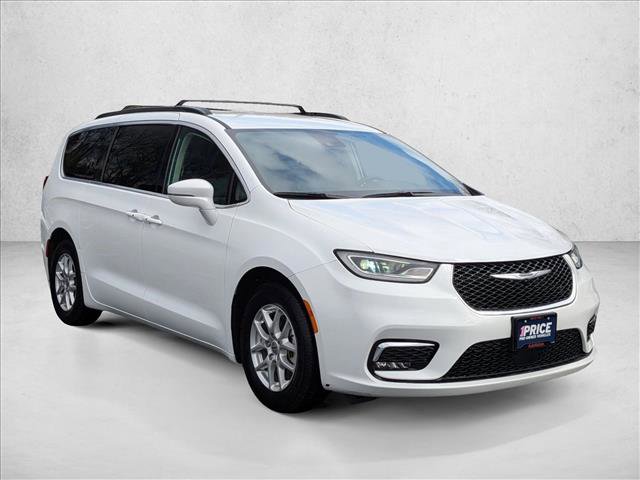 Used 2022 Chrysler Pacifica Touring-L image 3