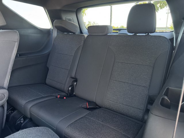 Used 2025 Chevrolet Traverse LT FWD image 27