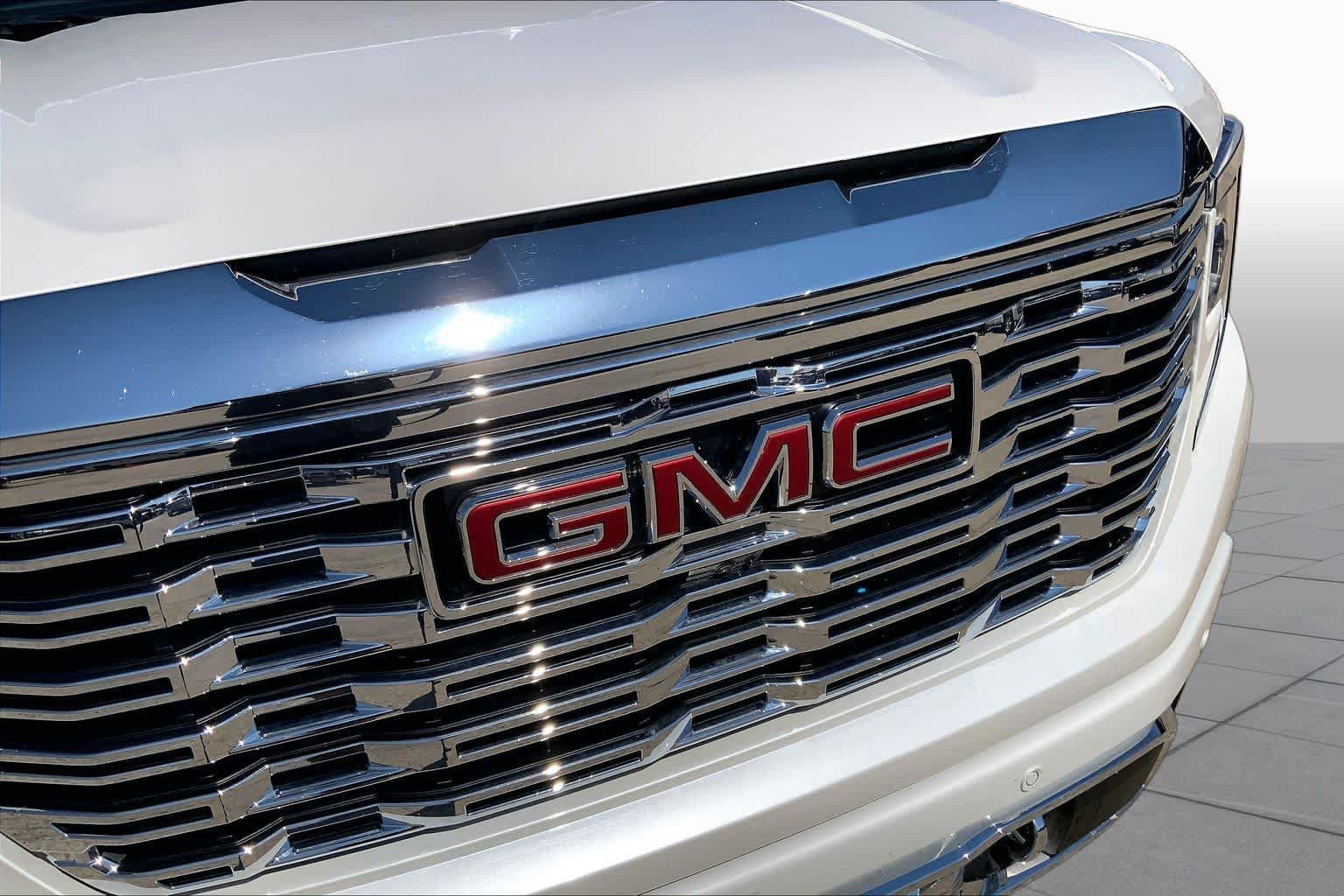Used 2022 GMC Sierra 1500 Denali w/ Denali Carbonpro Edition AWD/4WD image 30