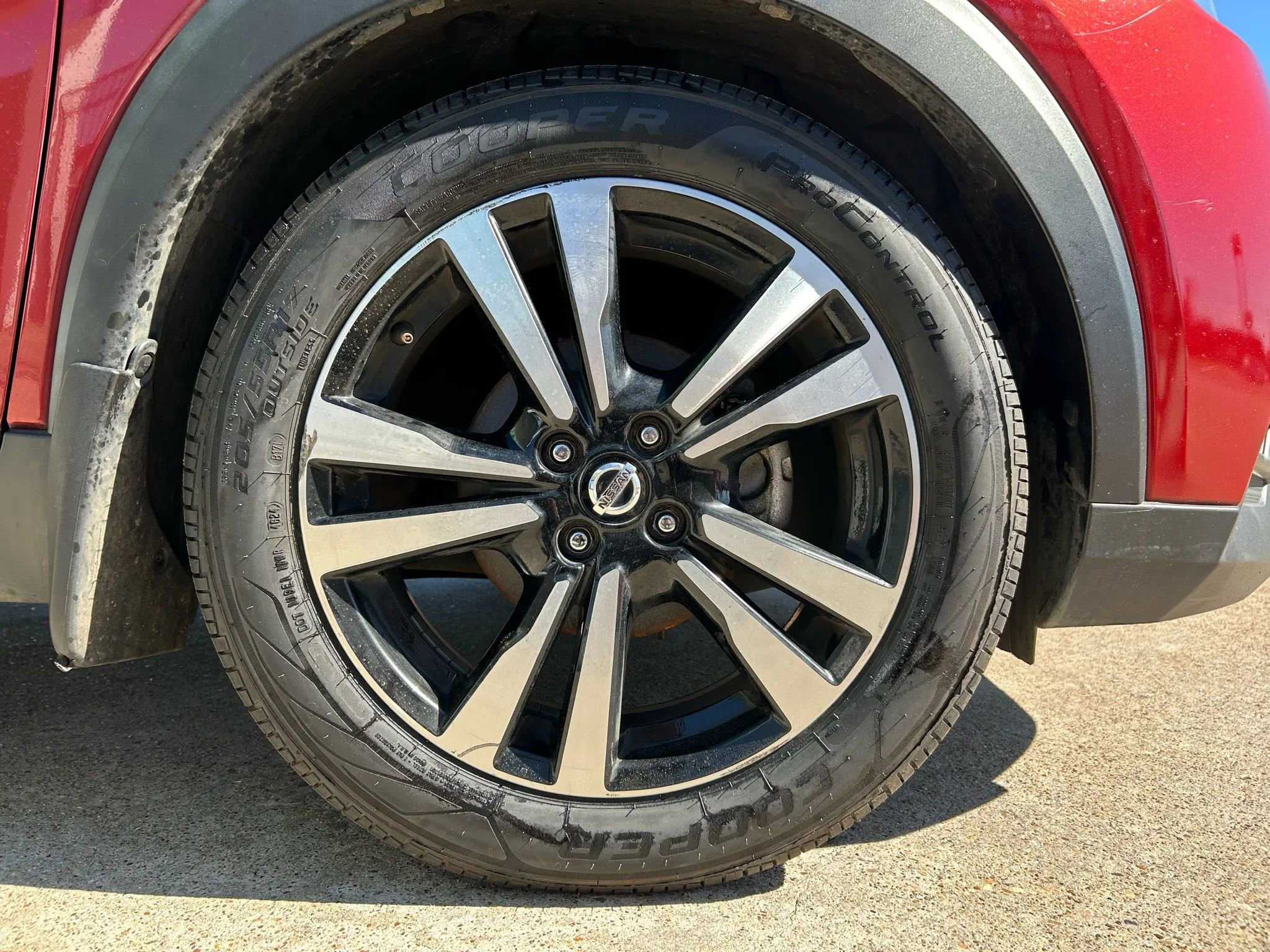 Used 2020 Nissan Kicks SR image 26