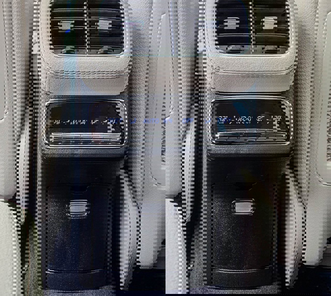 New 2026 Mercedes-Benz GLS 450 4MATIC image 32