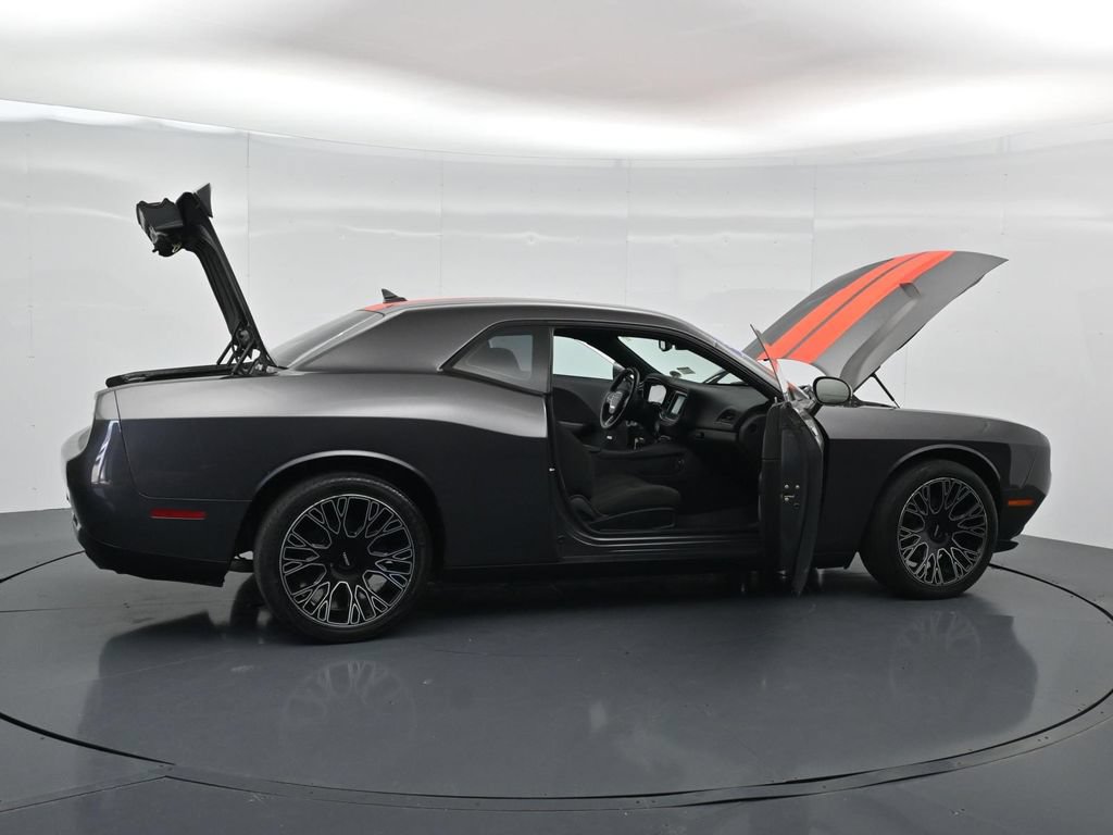 Used 2019 Dodge Challenger SXT w/ Blacktop Package RWD image 41