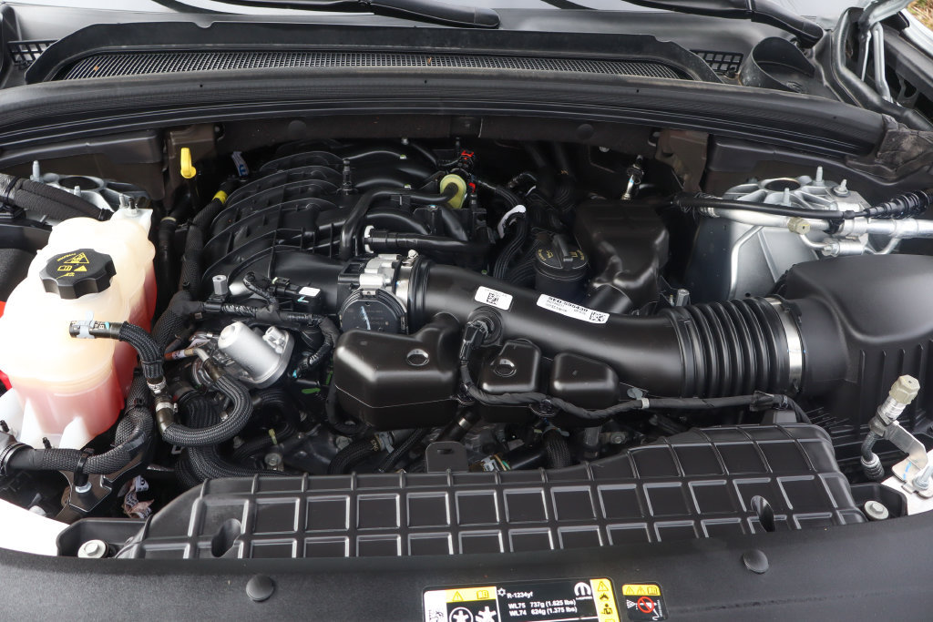 Used 2024 Jeep Grand Cherokee Altitude RWD image 10