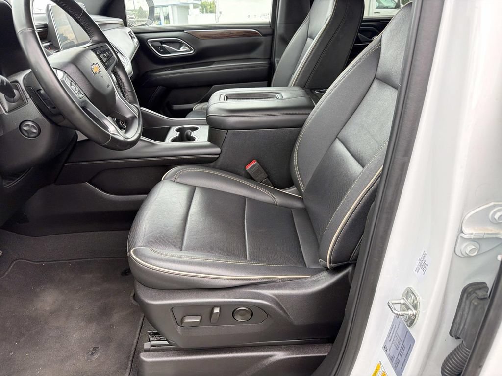 Used 2024 Chevrolet Suburban Premier AWD/4WD image 21
