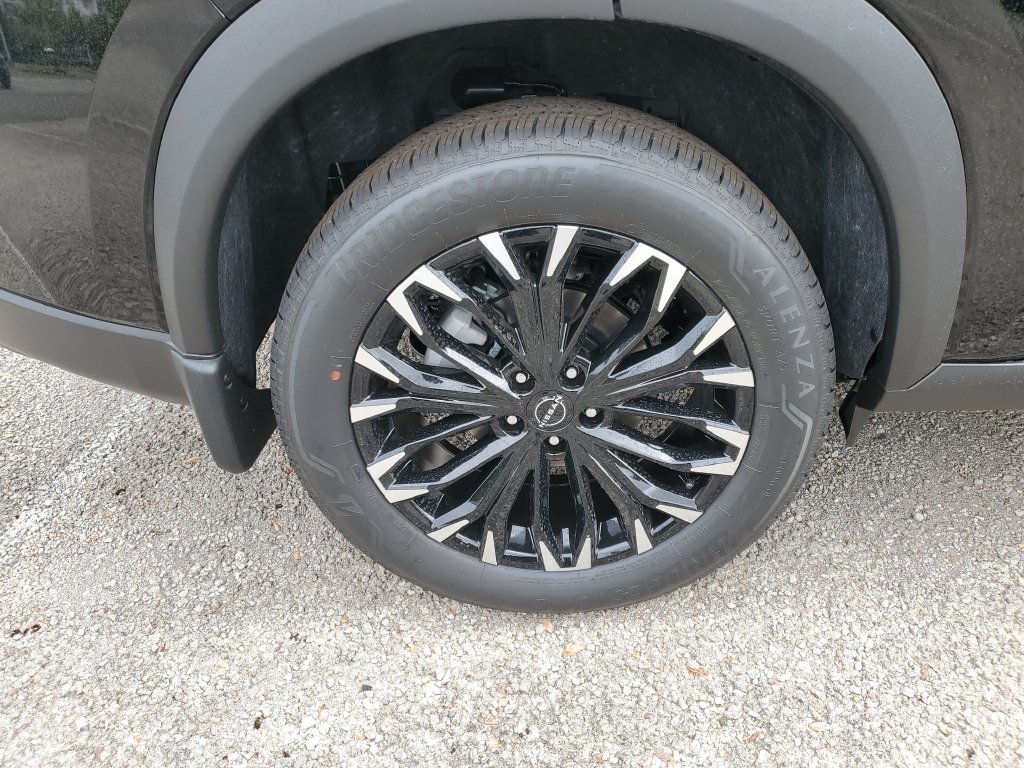 New 2026 Nissan Rogue Dark Armor FWD image 5