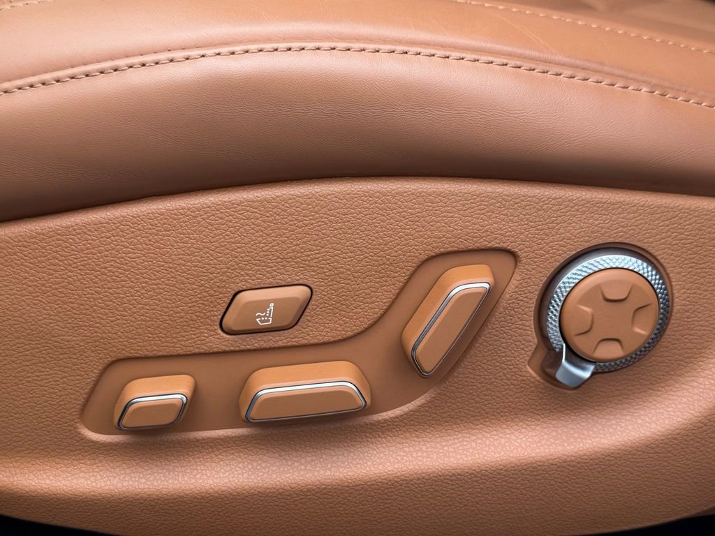 Used 2025 Genesis GV80 3.5T Prestige image 31