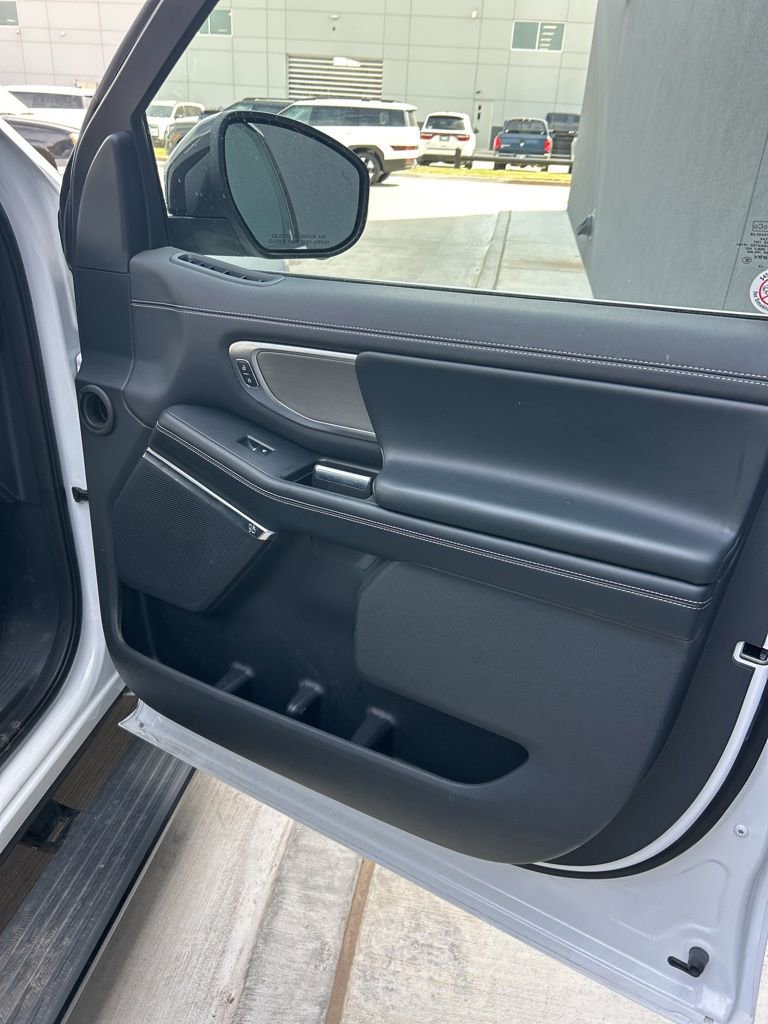 Used 2025 Ford Expedition Max Platinum image 16