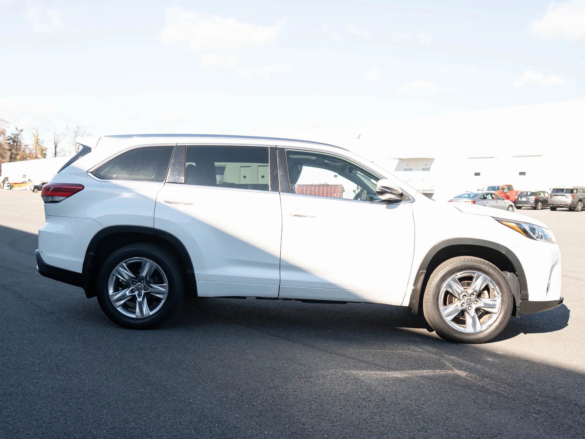 Used 2017 Toyota Highlander Limited image 7