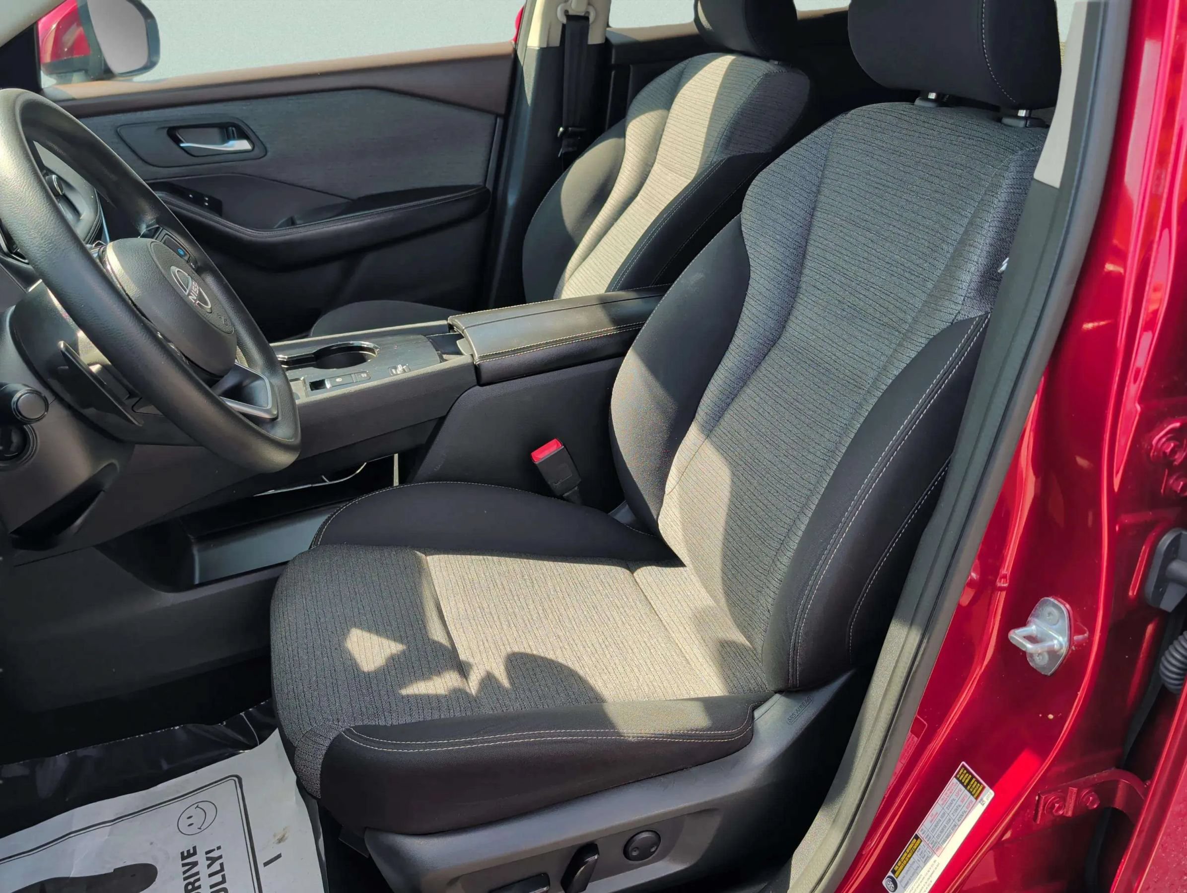 Used 2022 Nissan Rogue SV FWD image 21