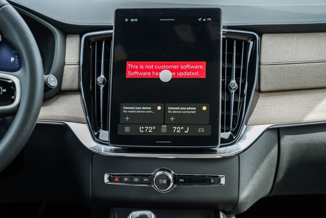 New 2026 Volvo XC90 T8 Plus w/ Protection Package Premier AWD/4WD image 21