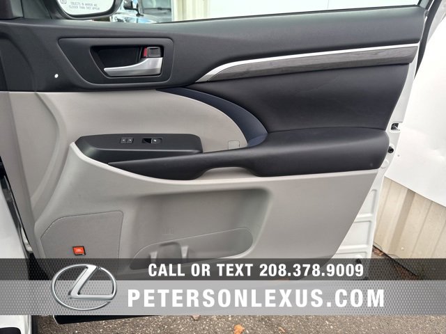 Used 2017 Toyota Highlander AWD V6 image 11
