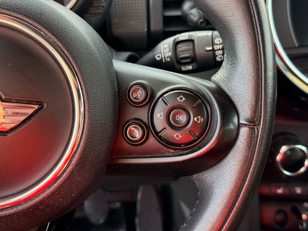 Used 2015 MINI Cooper 4-Door Hardtop image 25