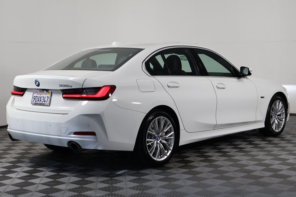 Used 2023 BMW 330e w/ Convenience Package image 4