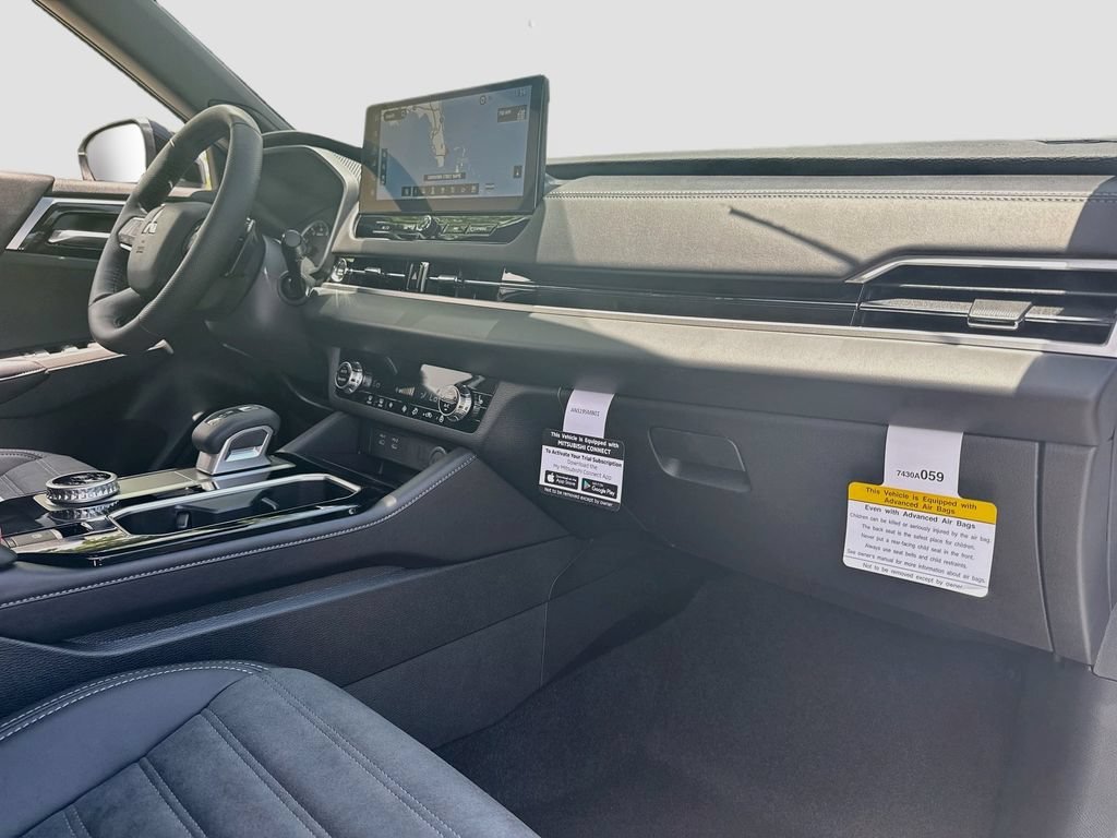 New 2026 Mitsubishi Outlander LE FWD image 32