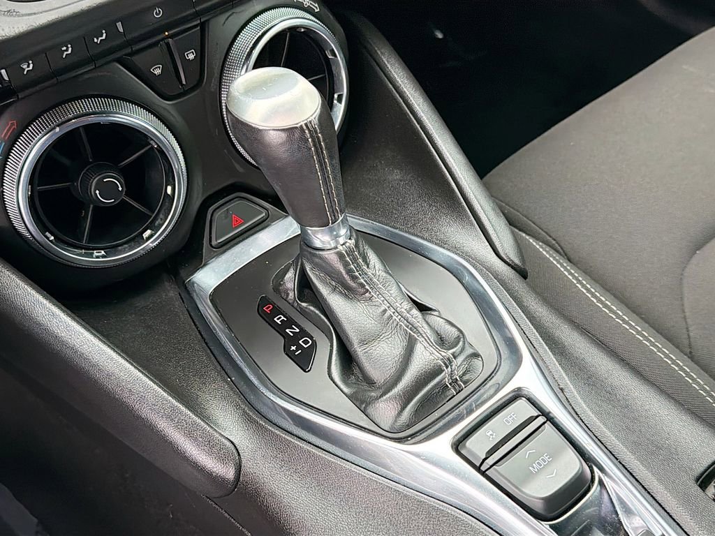 Used 2021 Chevrolet Camaro LT w/ Technology Package image 25