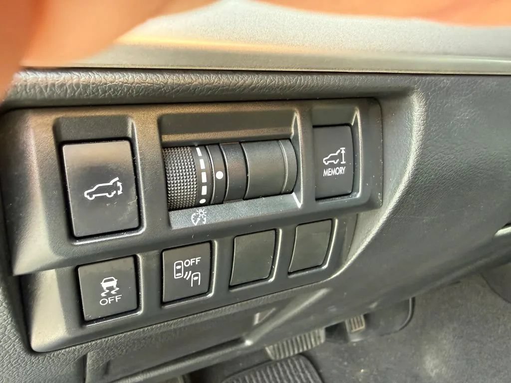 Used 2016 Subaru Outback 2.5i Limited AWD/4WD image 27