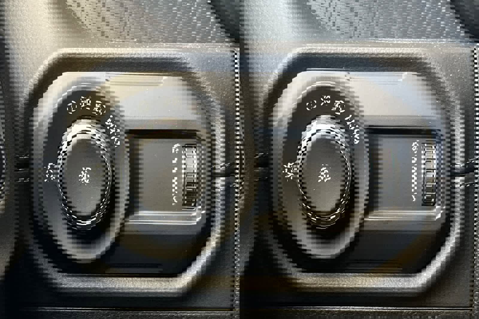 Used 2025 Jeep Wrangler Rubicon w/ Xtreme 35 Tire Package image 30