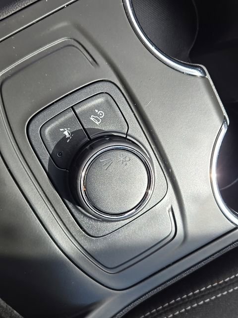 Used 2023 GMC Terrain SLE FWD image 22