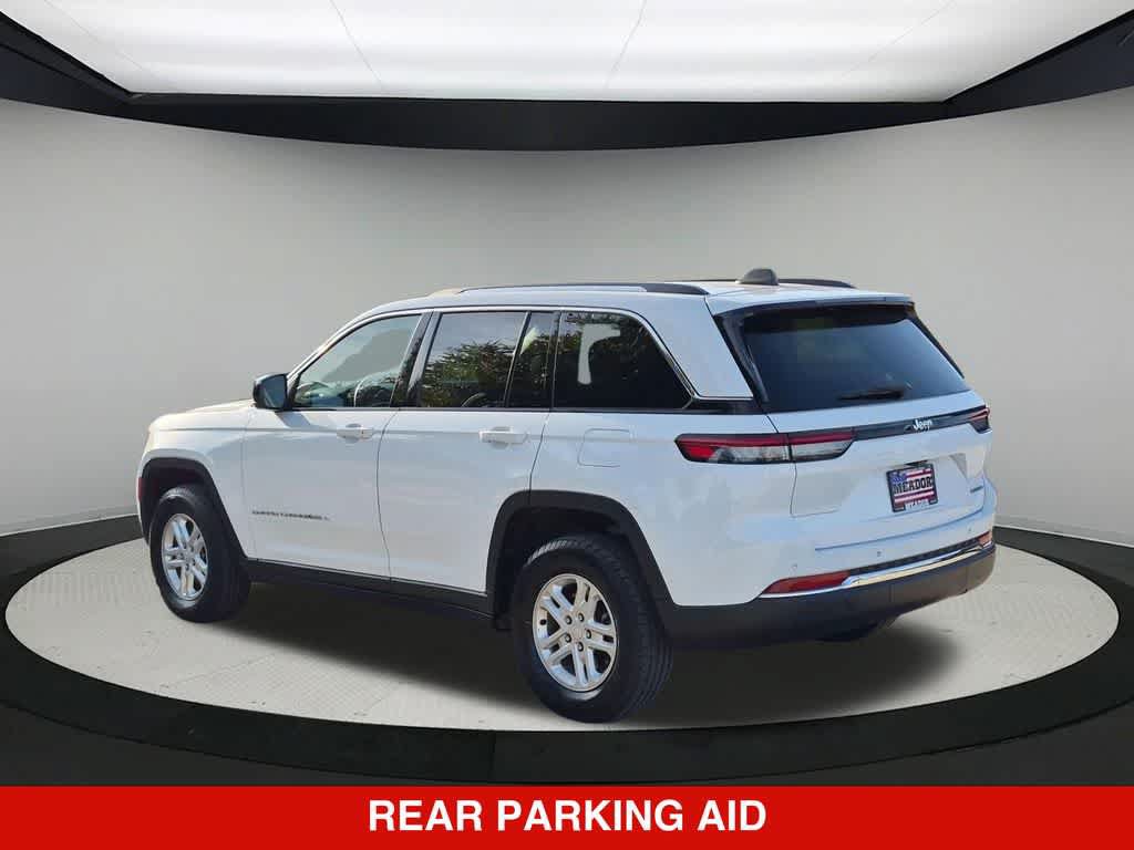 Used 2024 Jeep Grand Cherokee Laredo RWD image 5