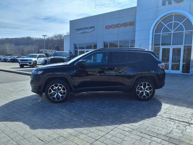 Used 2025 Jeep Compass Limited w/ Sun & Sound Group AWD/4WD image 2