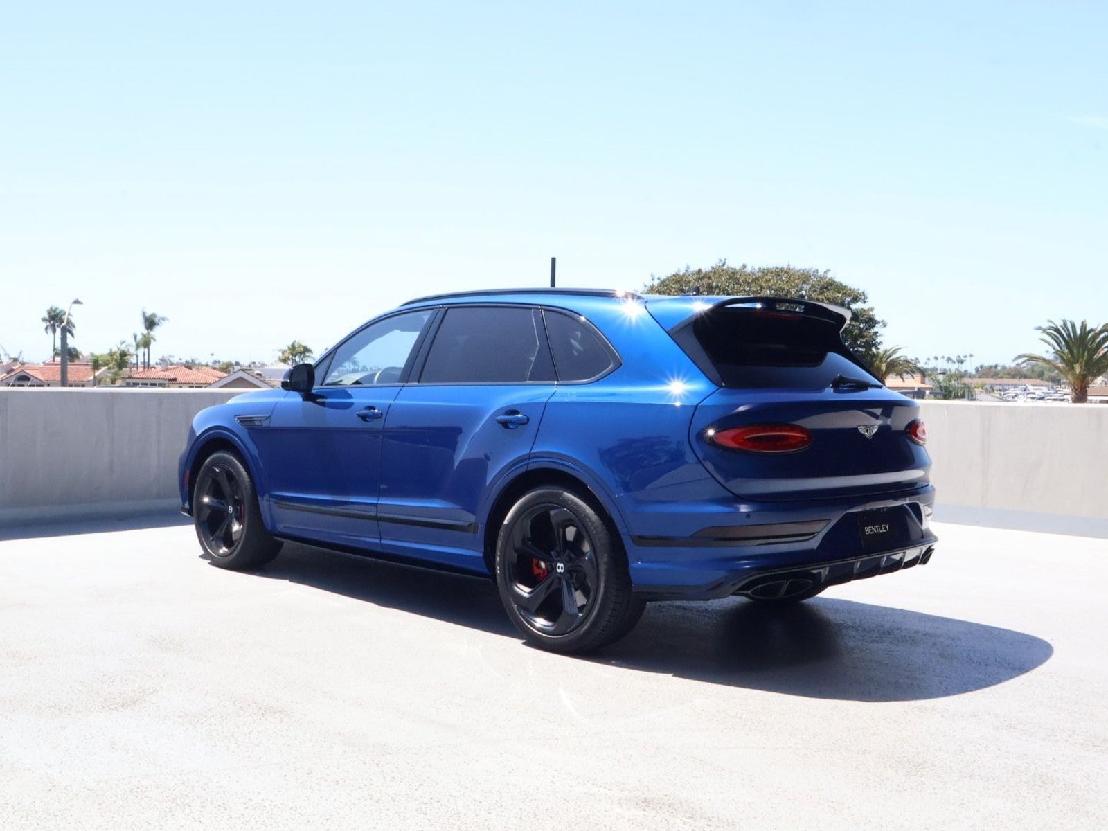 Certified 2022 Bentley Bentayga AWD/4WD image 3