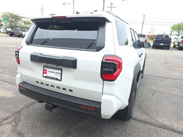 New 2026 Toyota 4Runner SR5 AWD/4WD image 7