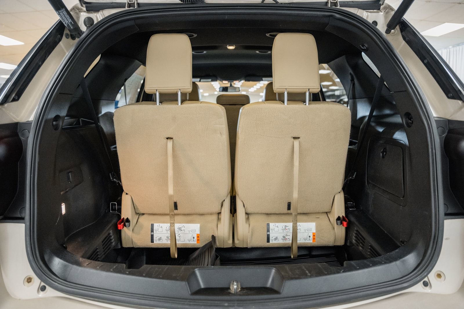 Certified 2017 Ford Explorer XLT w/ Equipment Group 202A image 21