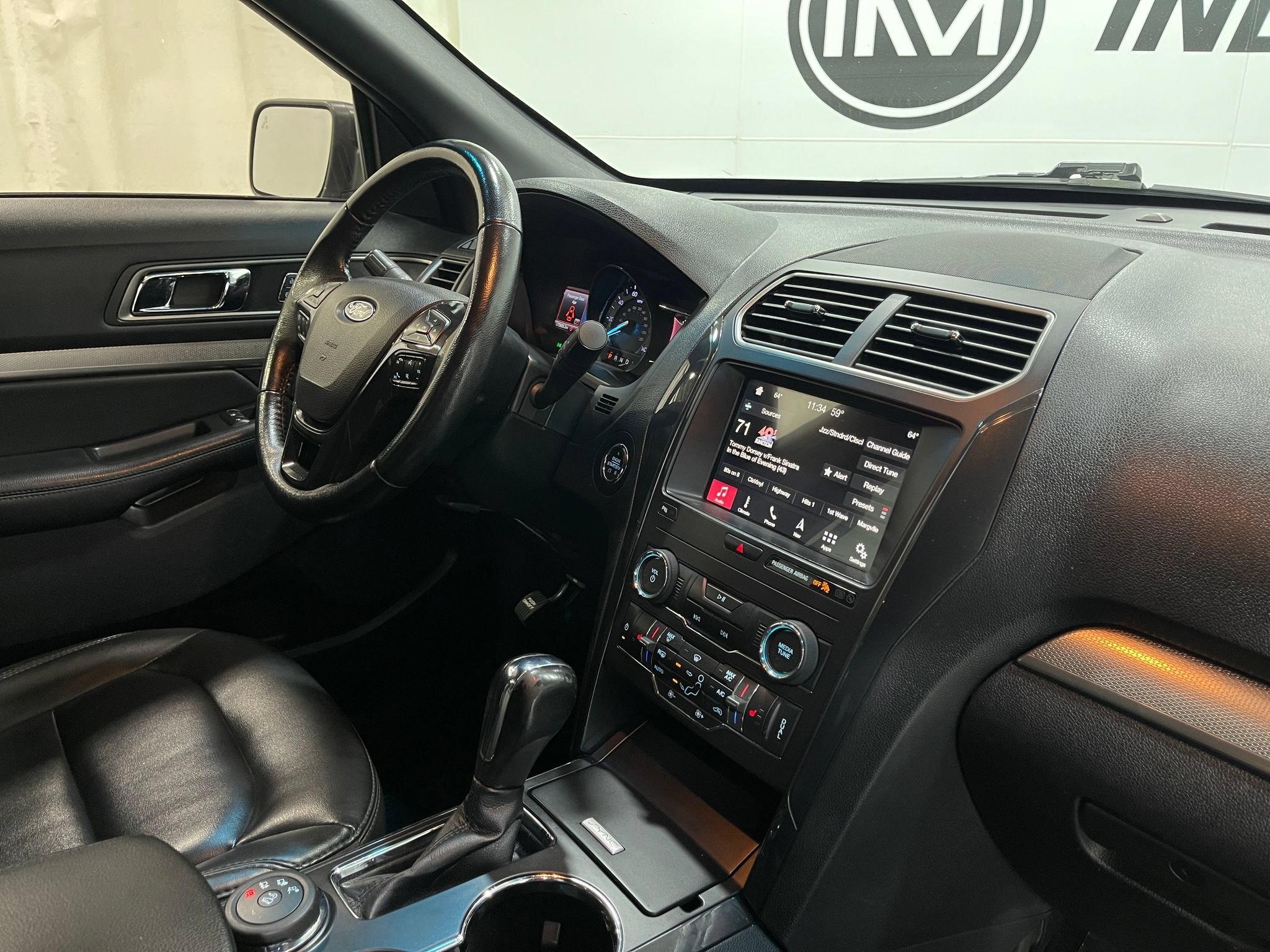 Used 2019 Ford Explorer XLT w/ Equipment Group 202A AWD/4WD image 19