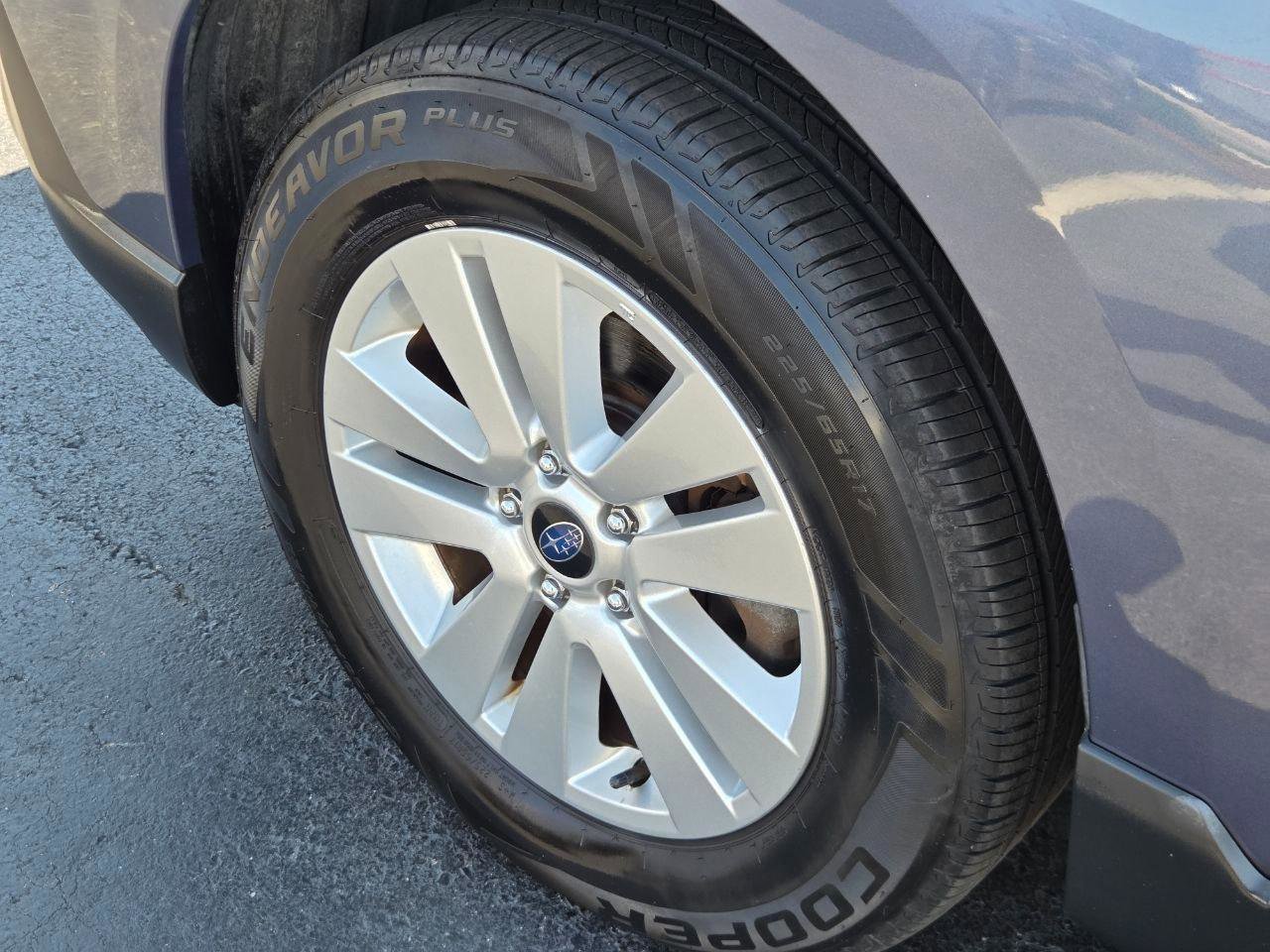 Used 2017 Subaru Outback 2.5i Premium AWD/4WD image 11