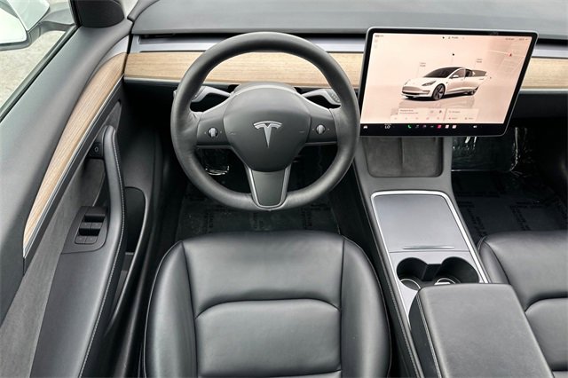 Used 2023 Tesla Model 3 Standard Range image 16