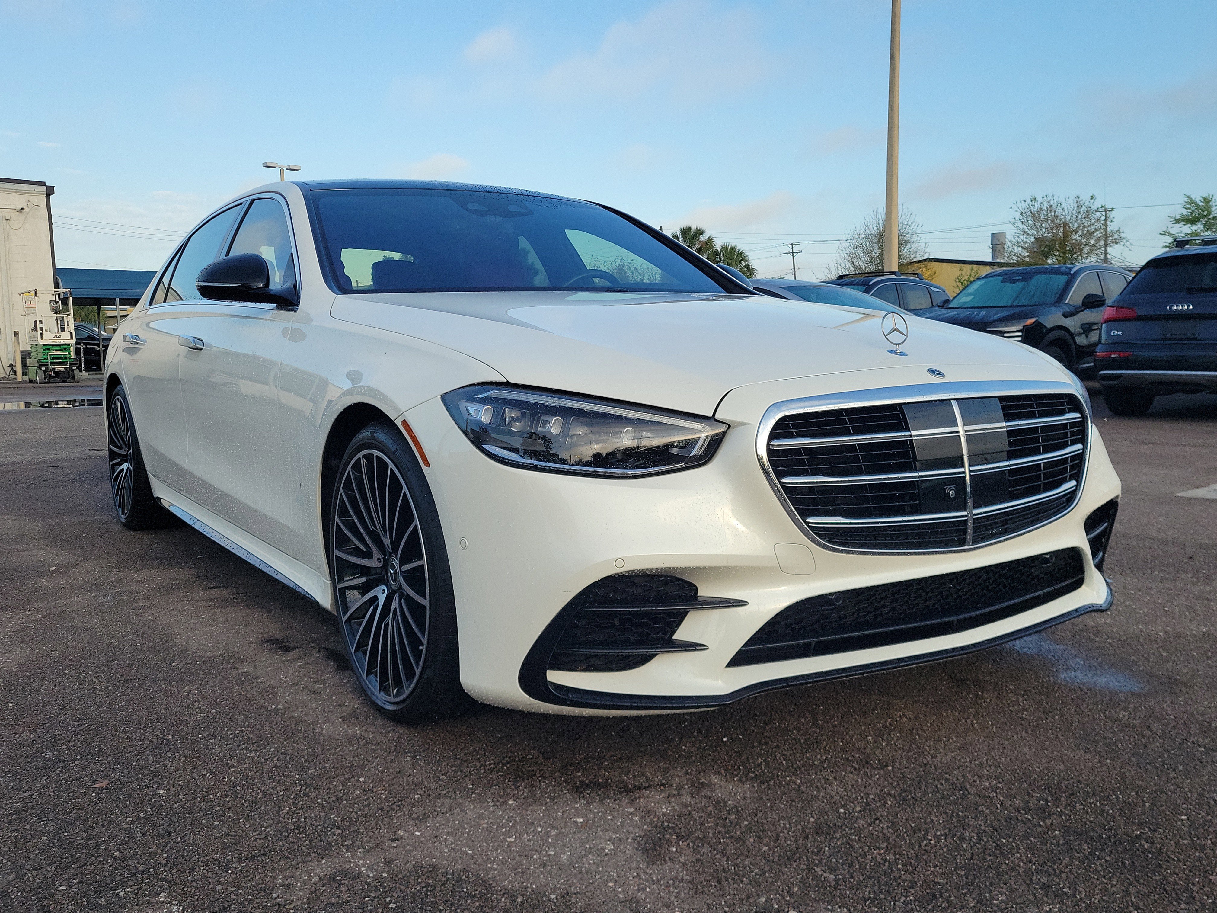 Used 2022 Mercedes-Benz S 580 4MATIC Sedan image 2