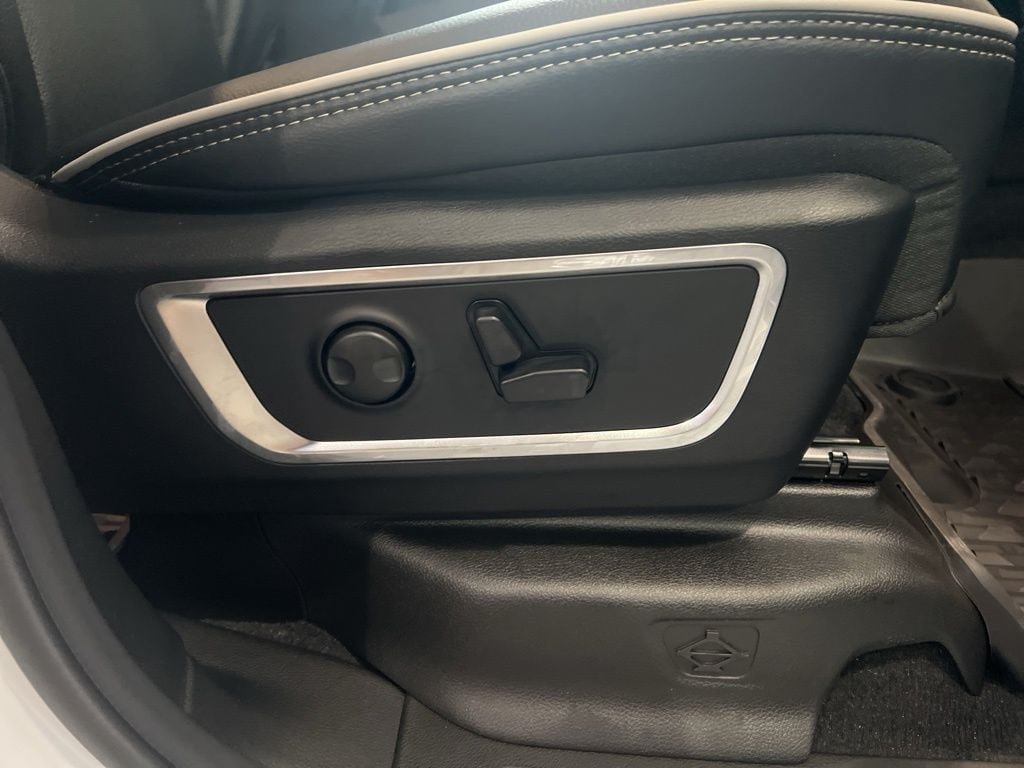 New 2026 RAM 1500 Laramie AWD/4WD image 32