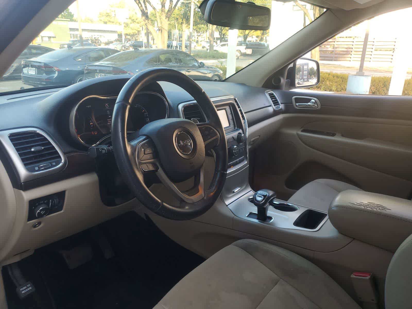 Used 2014 Jeep Grand Cherokee Laredo w/ Quick Order Package 23E RWD image 2