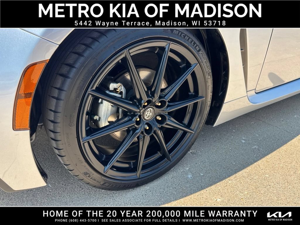 Used 2024 Toyota GR86 Premium RWD image 10
